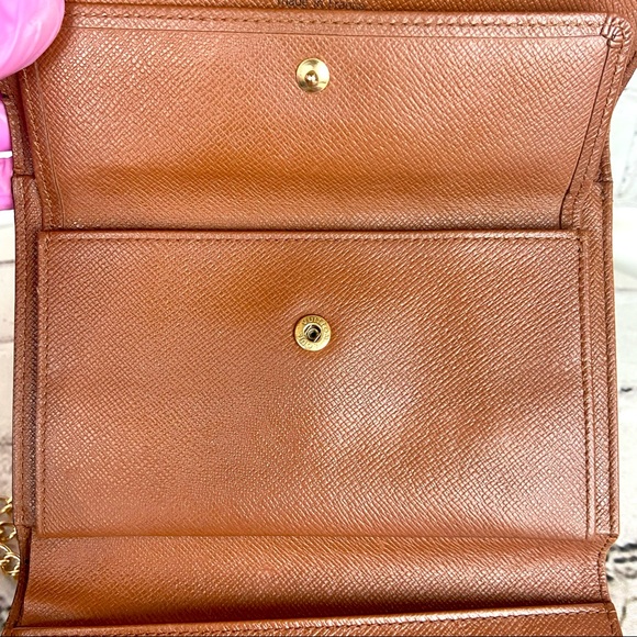 Louis Vuitton Etui Papiers Wallet Crossbody with charm - Picture 6 of 16